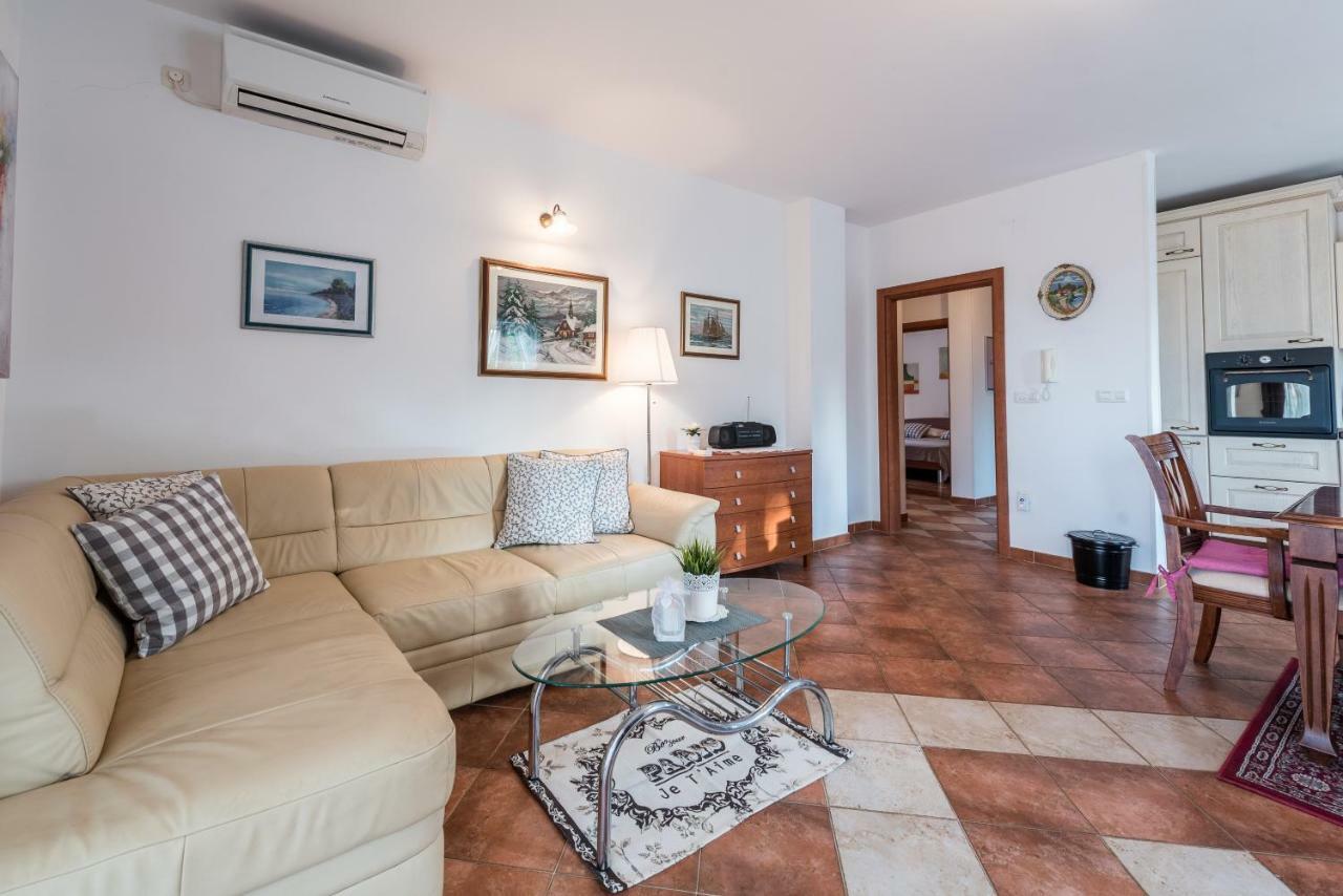 Apartments Jelavic Sutomiscica 외부 사진