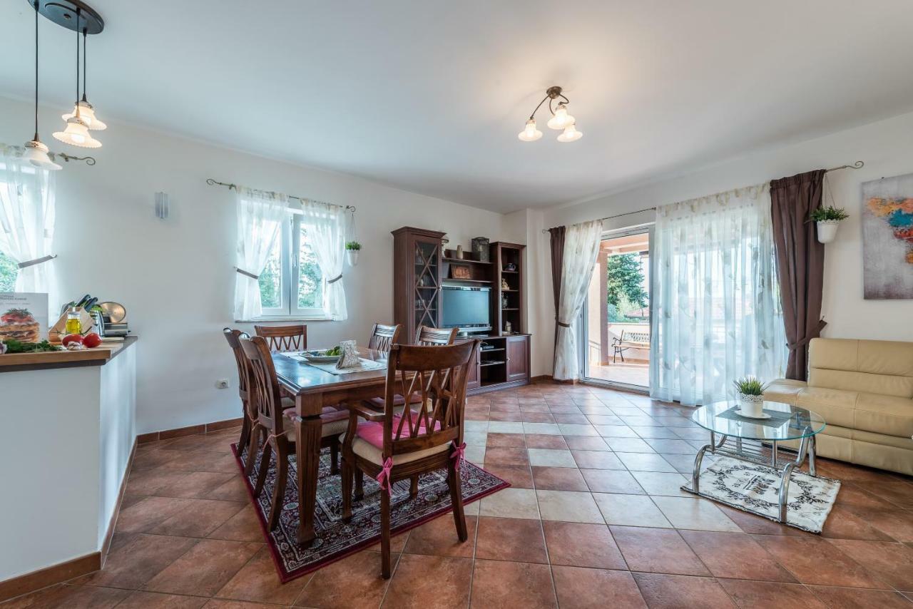Apartments Jelavic Sutomiscica 외부 사진