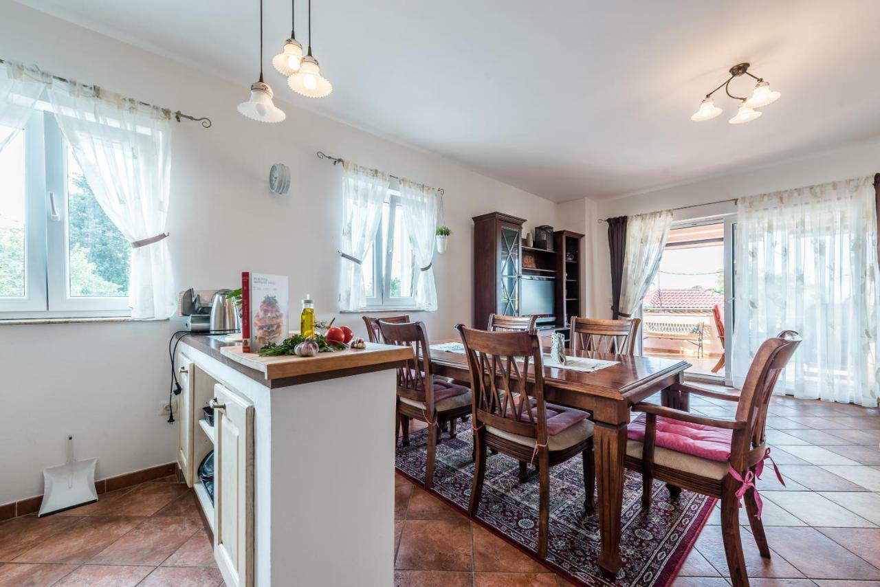Apartments Jelavic Sutomiscica 외부 사진