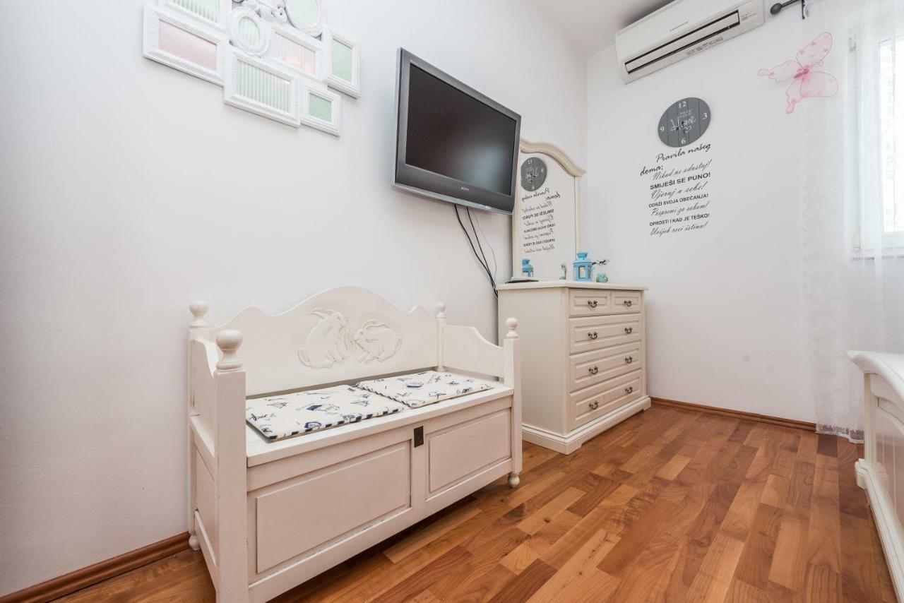 Apartments Jelavic Sutomiscica 외부 사진