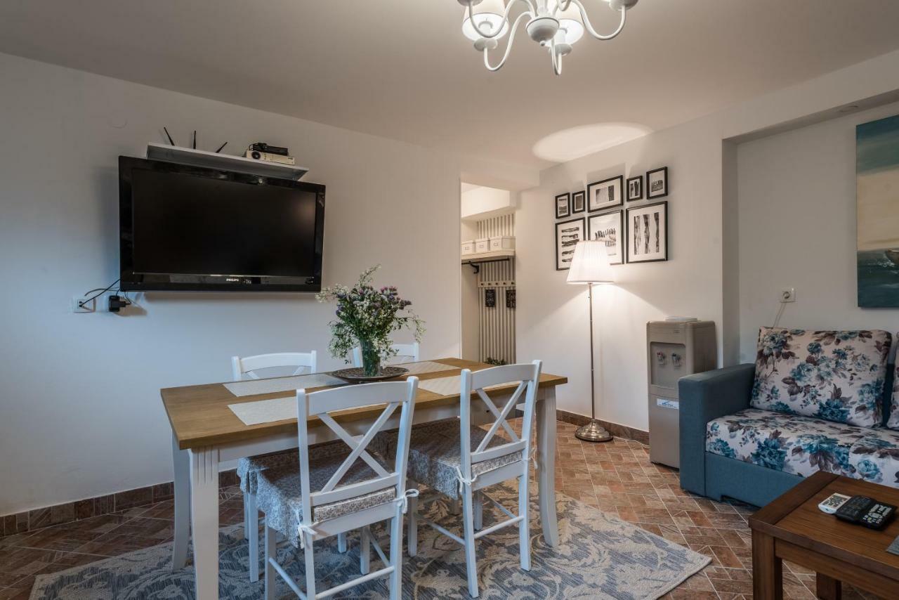 Apartments Jelavic Sutomiscica 외부 사진